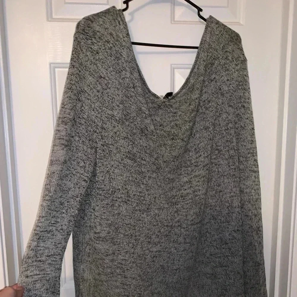 🔴🔴Gray Crew Neck Sweater🌟